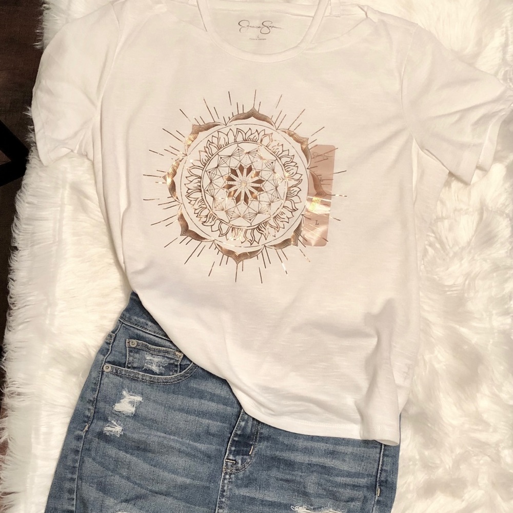 Jessica Simpson white tee Large